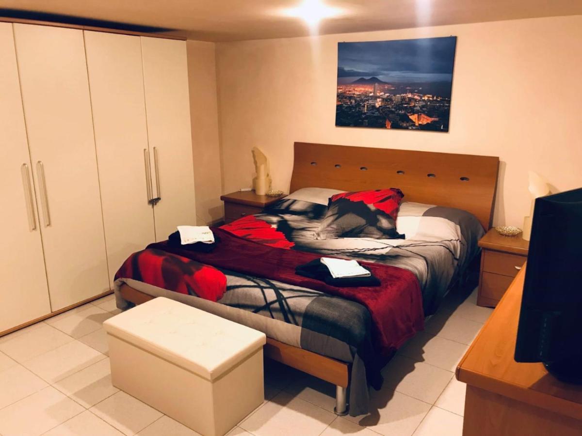 Lucy Hostel ナポリ エクステリア 写真