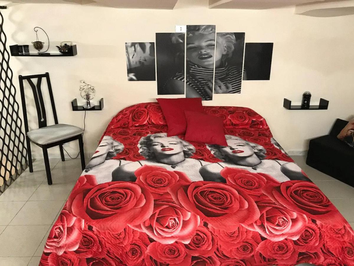 Lucy Hostel ナポリ エクステリア 写真